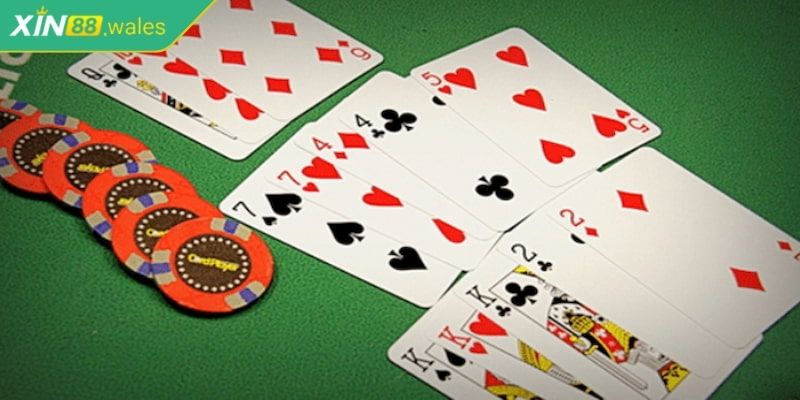 Mậu Binh XIN88 – Hướng Dẫn Chi Tiết và Kỹ Năng Chơi Hiệu Quả 3 Tránh lủng bài khi chơi Mậu Binh